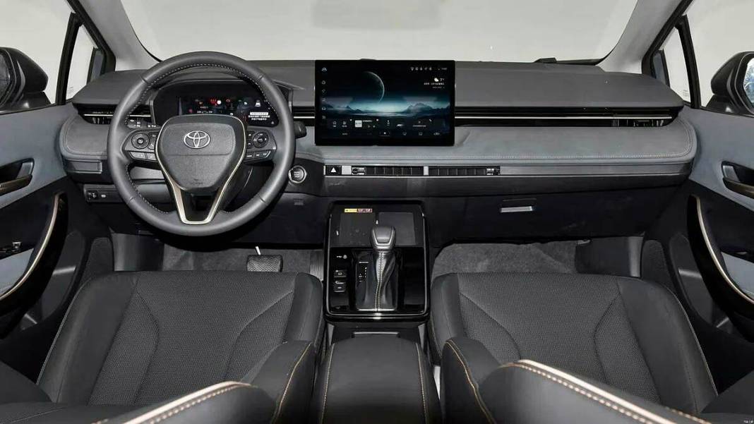 Yakıt cimrisi Corolla'nın yeni yüzü göründü! Toyota'nın yeni sedan kralı sahnede 20